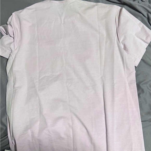 Lululemon Light pink Chest Pocket Relaxed Fit T-Shirt - Picture 3 of 3